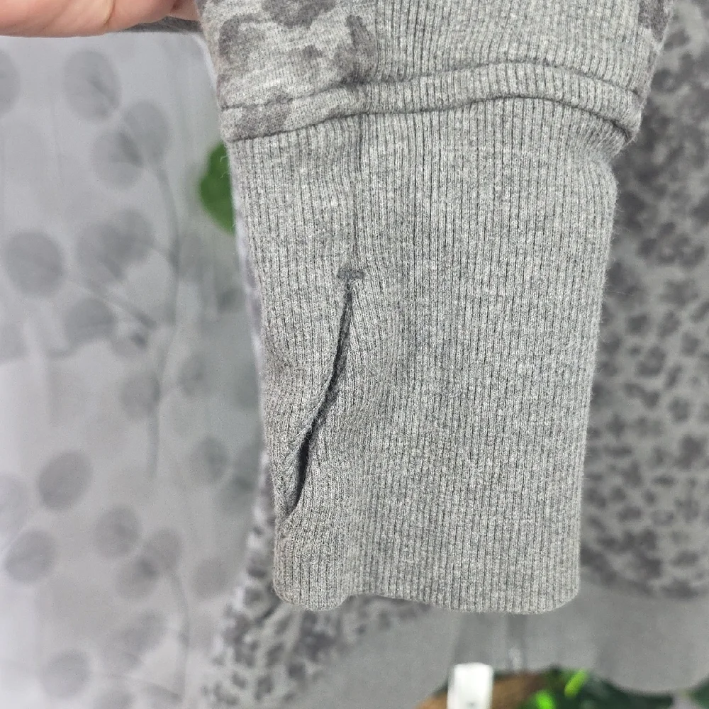 Athleta Triumph Printed Full Zip Hoodie Gray Leopard - Medium - Picture 5 of 11